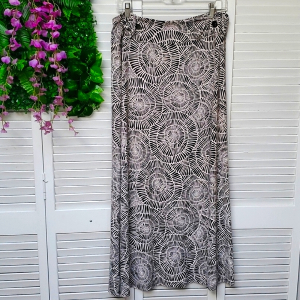 Robert Louis Size L Black and White Circle Print Midi Skirt.